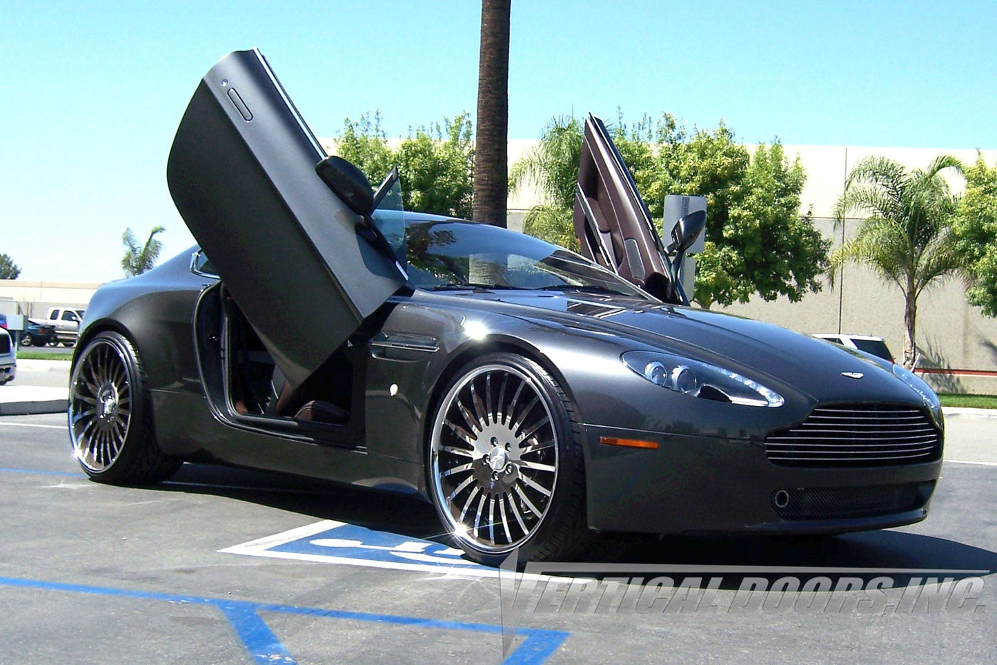 Aston Martin Vantage 06-18 Vertical Doors Kit