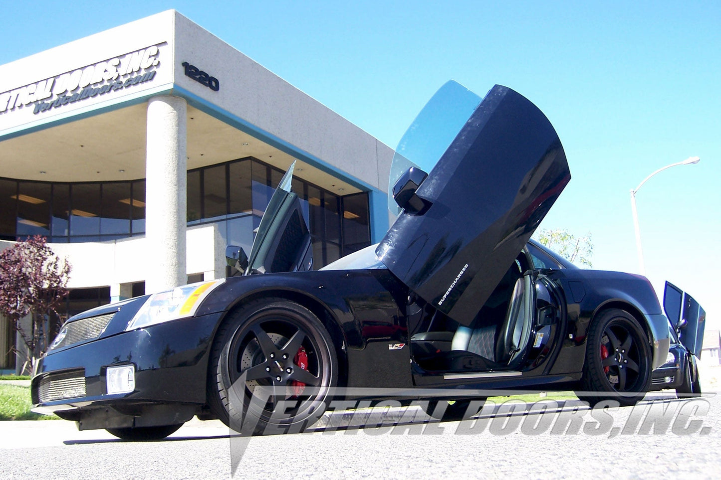 Cadillac XLR 2004-2009 Vertical Doors Kit