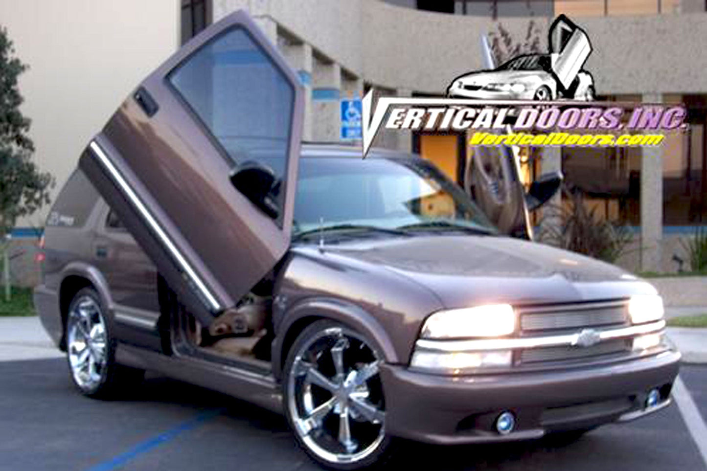 Chevrolet Blazer 1995-2005 Vertical Lambo Doors Conversion Kit