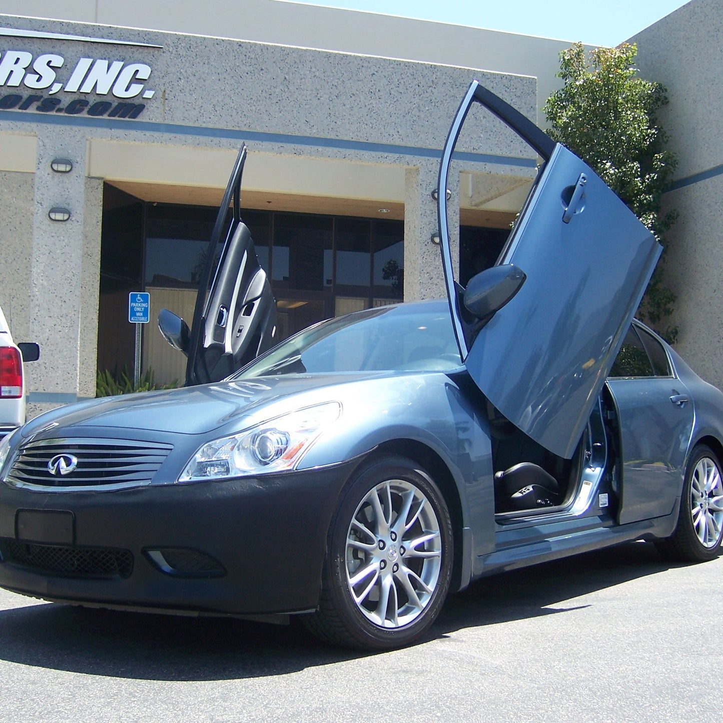 Infiniti G37 Coupe 2008-2014 Coupe Vertical Doors