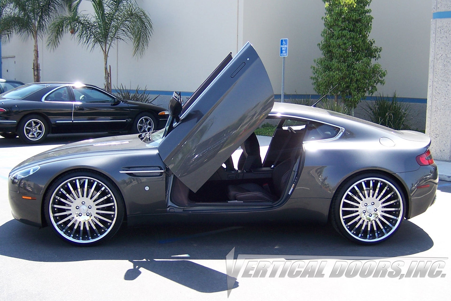 Aston Martin Vantage 06-18 Vertical Doors Kit