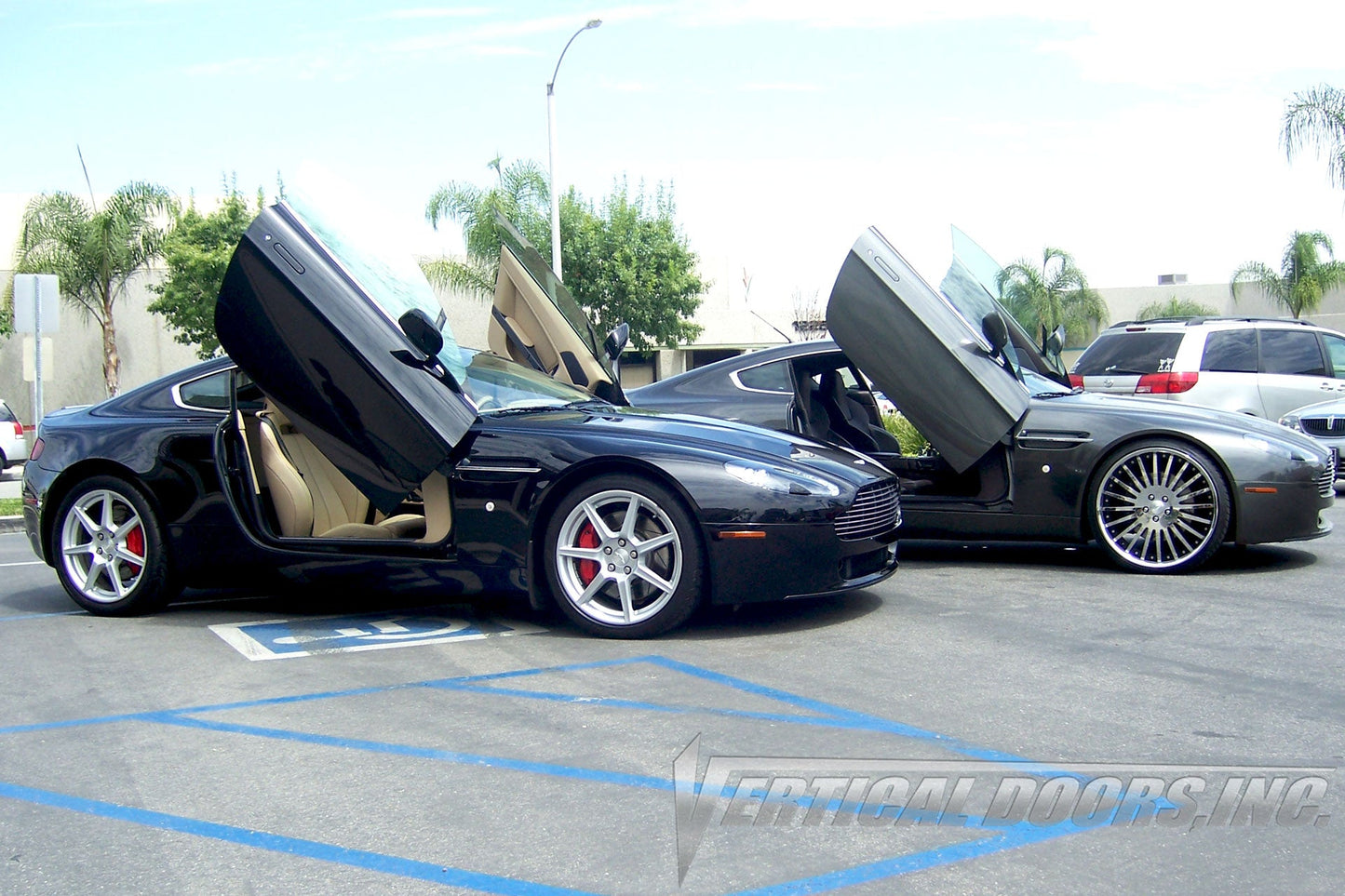 Aston Martin Vantage 06-18 Vertical Doors Kit