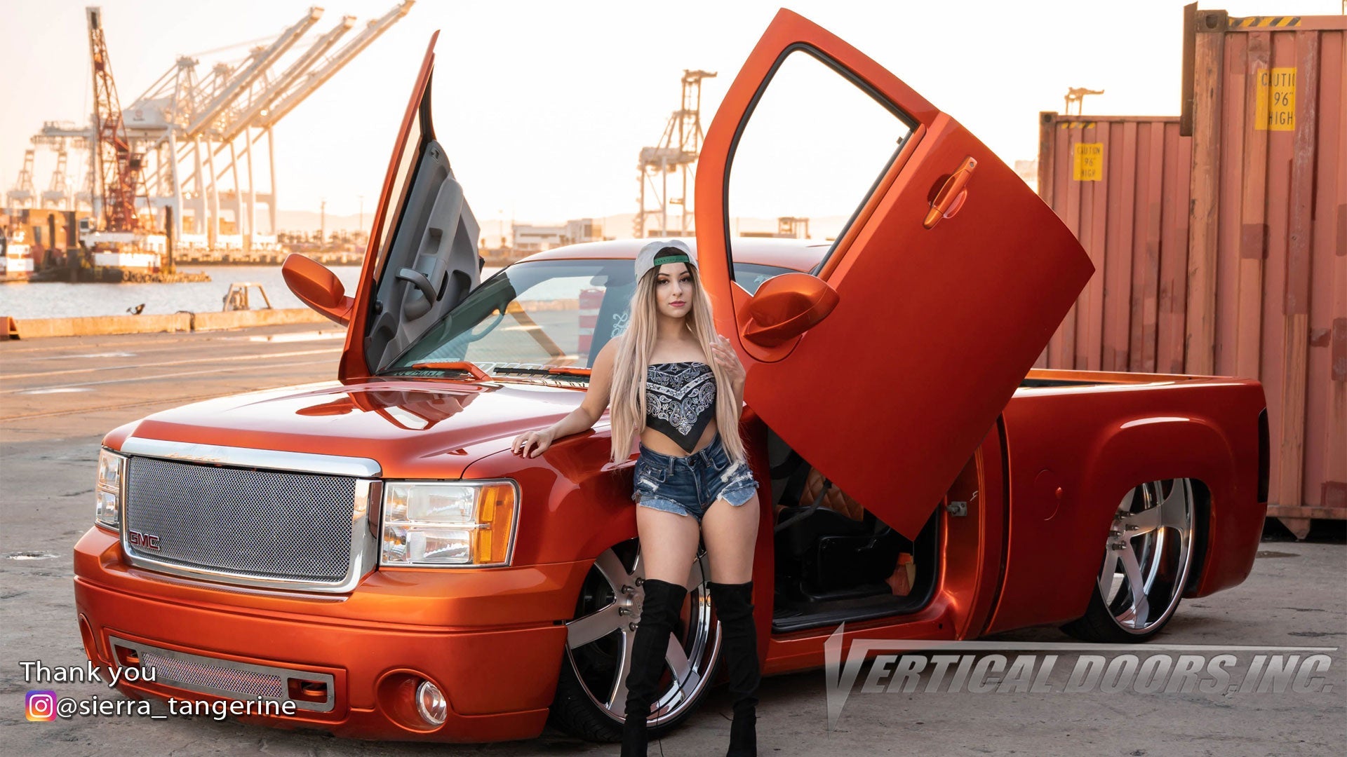 GMC Sierra 2007-2014 Vertical Doors Kit